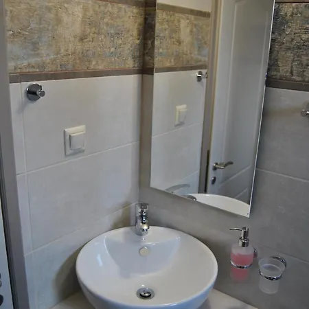 Pantheon Aparthotel 2*